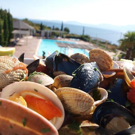 Thalassa Hotel & Spa Paleros エクステリア 写真