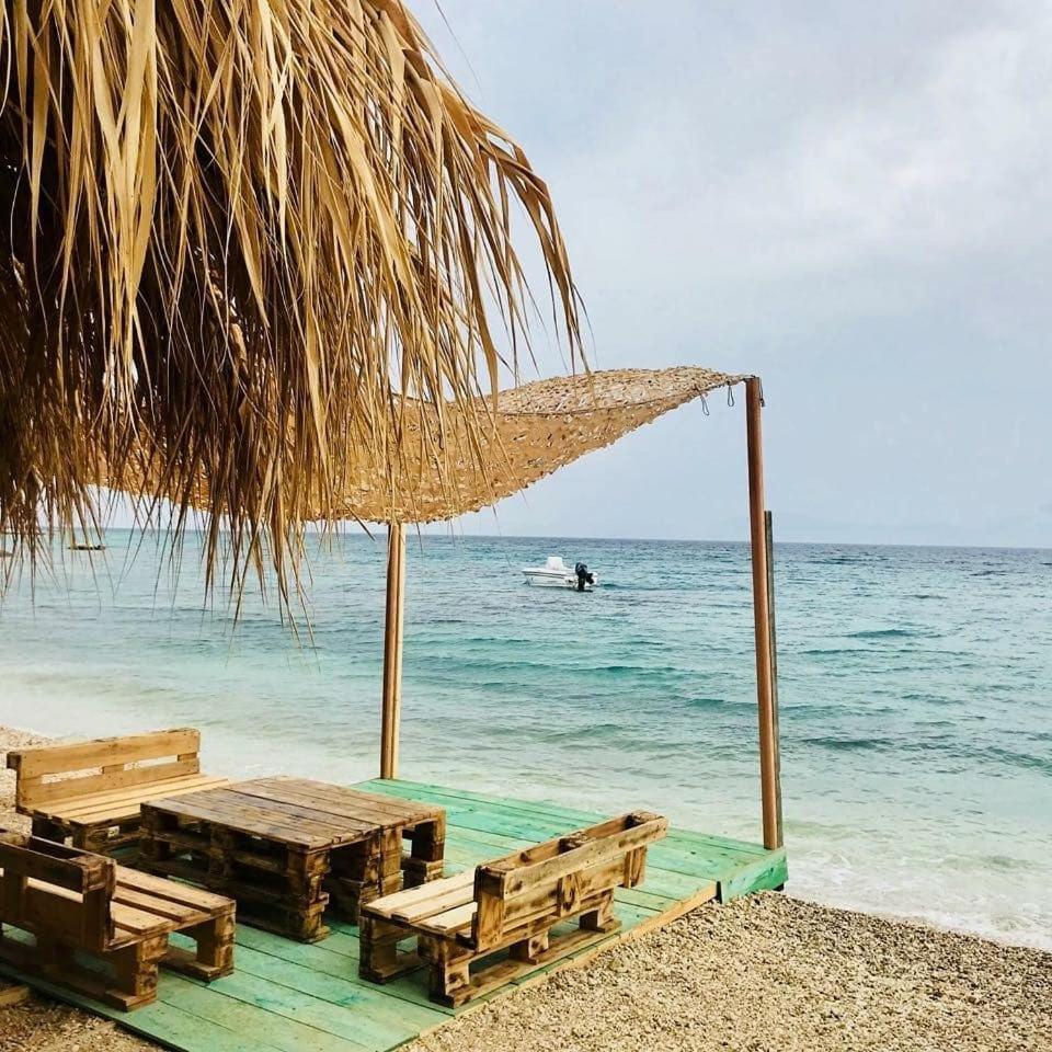 Thalassa Hotel & Spa Paleros エクステリア 写真