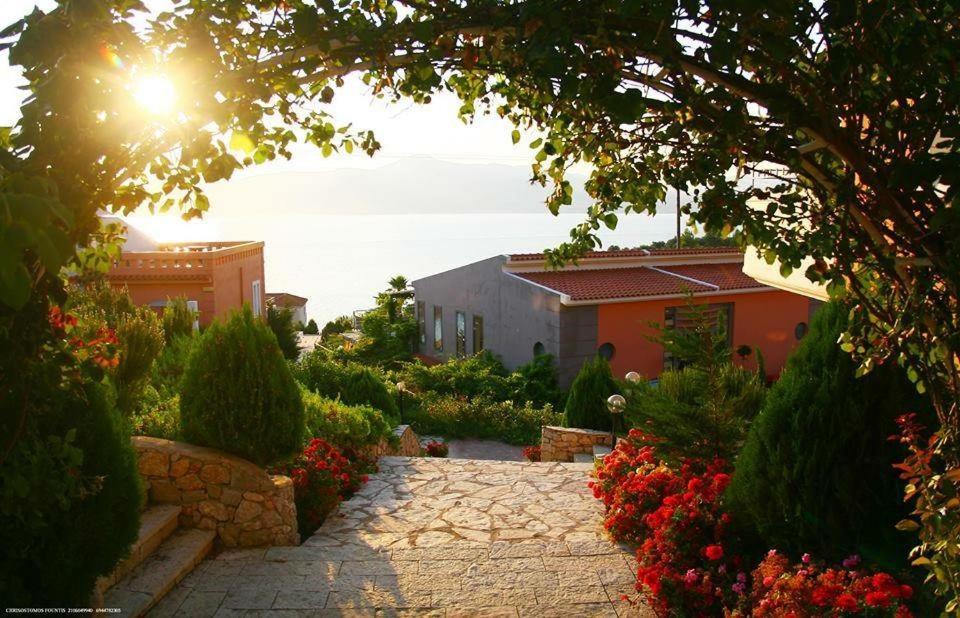 Thalassa Hotel & Spa Paleros エクステリア 写真