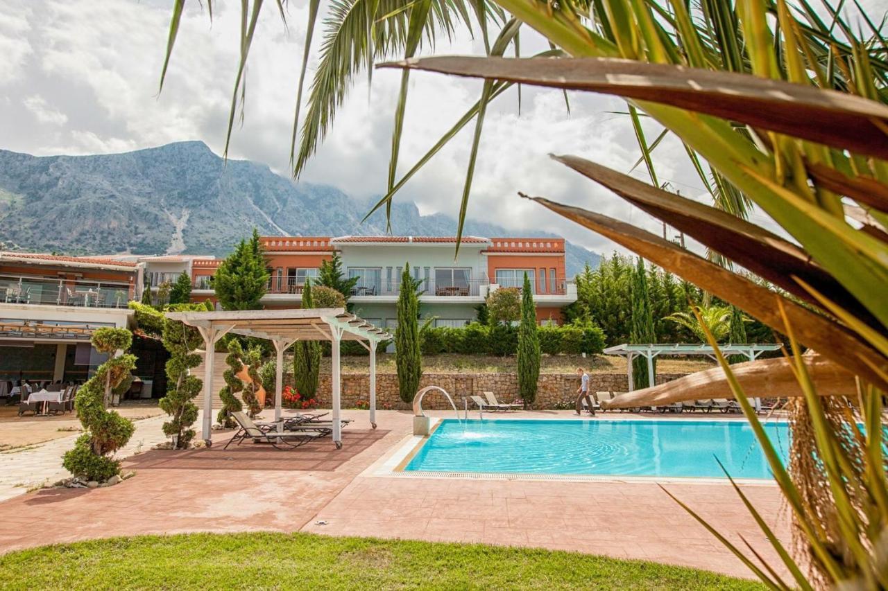 Thalassa Hotel & Spa Paleros エクステリア 写真