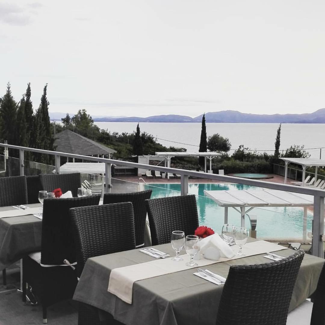 Thalassa Hotel & Spa Paleros エクステリア 写真