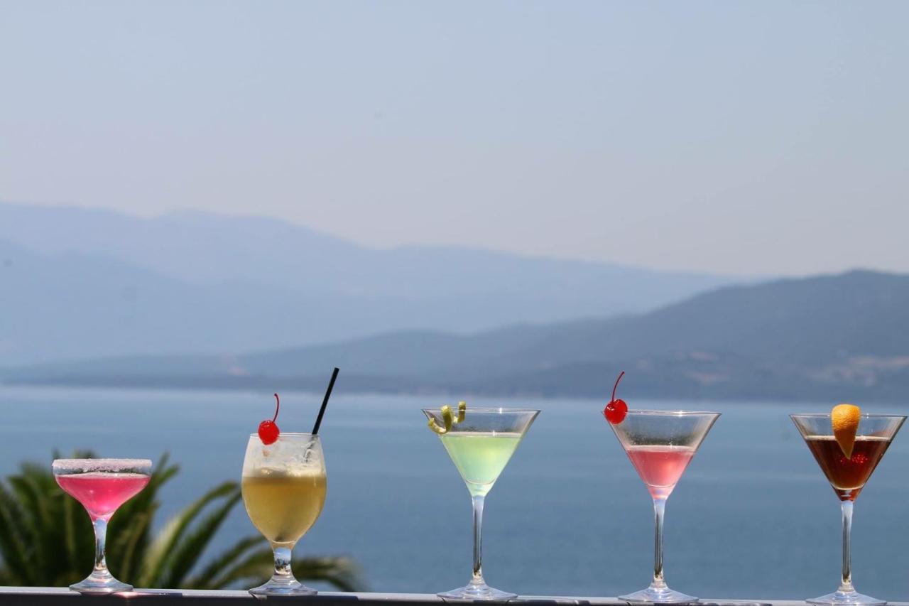 Thalassa Hotel & Spa Paleros エクステリア 写真